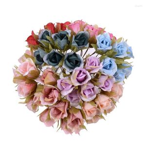 Kwiaty dekoracyjne 6PCS 2cm Mini Silk Rose Artificial Flower Wedding Bukiet Dekoracja Dekoracja Dekoracja