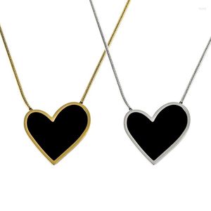 Collares pendientes Collar de corazón negro Cadena de clavícula sexy Gargantilla de moda Joyería de lujo para mujeres y niñas adolescentes 40GB