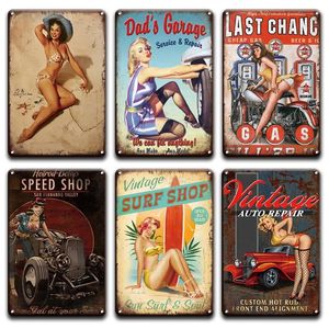 Shabby Chic Pin Up Girl Metal Metal Znak Vintage samochód Sexy Girl Tin Znaki Retro Garage Man Cave Irish Pub Home Wall Decor Rozmiar 20cmx30cm