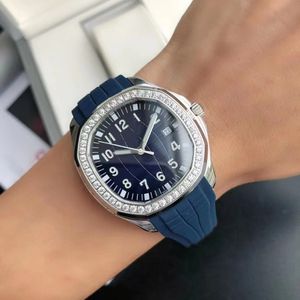 Orologio da uomo di lusso prodotto in fabbrica dalla DG a 8 colori, il nuovo aggiornamento giapponese 8215 Sport da 40 mm con cinturino in caucciù quadrante blu Super Glow