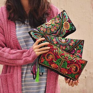 qwertyui45 Totes Women Ethnic National Retro Butterfly Flower Bags Handbag Coin Purse Embroidered Lady Clutch Tassel Small Flap Summer Sale 020823H