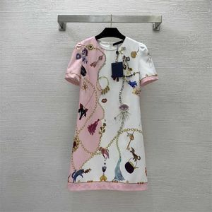 Color Matching Dress Pearl Embellished Chain Print Luxury Designer Dress Crewneck Short Sleeve Design Zipper Casual Maxiskit Womens Dress Pink