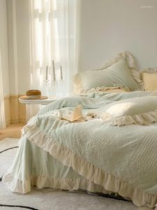 Set di biancheria da letto Inverno stile principessa francese Velluto di latte intagliato Flanella bifacciale ispessita corallo a quattro pezzi