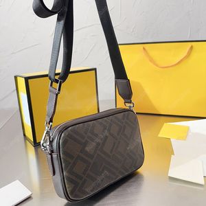 Kadın erkek omuz çanta haberci çantaları tasarımcı crossbody 2 renk çanta bayanlar crossbody crossbody büyük kapasiteli çantalar mektuplar cüzdanlar vintage cüzdan toptan