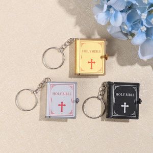 Keychains Mini Söt engelska Holy Bible Religious Christian Cross Keyring Holder Car Key Chains Rings Charm Bag Gifts