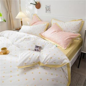 Set di biancheria da letto Set di cotone stile principessa di lusso Volant a forma di cuore Copripiumino Lenzuolo / Federe di lino 4 pezzi per ragazze