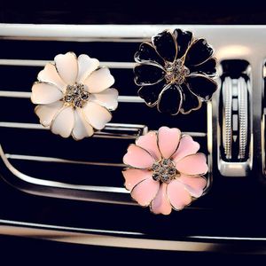 Interiördekorationer bilprydnad Daisy Flower Parfym Clip Air Freshener Automobiles Outlet Vents Doft Diffuser Auto Decoration Accessories Gift 0209