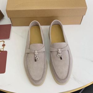 Designer-Damenschuhe, hochwertige Kaschmir-Loafer, klassische Schnalle, runde Zehen, flacher Absatz, Freizeitkomfort, vier Jahreszeiten-Damen-Fabrik-Loafer mit Box