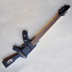 Factory Custom Light Light Black Unuaual Guitar com forma de pistola Body Rosewoard Chrome Hardwares pode ser personalizado