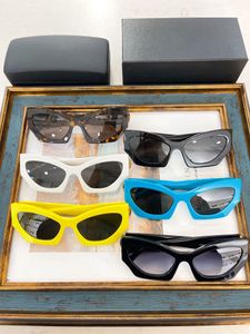 Occhiali da sole da uomo per le donne Ultimi occhiali da sole di moda Occhiali da sole da uomo Occhiali da sole in vetro UV400 Gafas De Sol con scatola di corrispondenza casuale 4439 00
