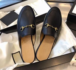 Mules Leather Slipper Round Toe Loaferバックレス本革の女性男性ホワイトブラックメタルバックルデザイナー女性用フラットスリッパ35-42ボックスなし