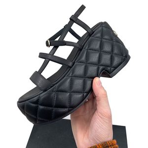 여성 얇은 밴드 샌들 플랫폼 웨지 힐 3cm/7.5cm 둥근 발가락 슬링 백 버클 스트랩 디자이너 하드웨어 마텔라스 퀼트 질감 야외 해변 신발