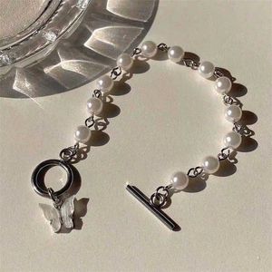 Cadeia de link Fashion Pearl Bracelet vintage acrílico pingente de borboleta imitação pingente de pérola pulseira para mulheres elegantes jóias atacado G230208