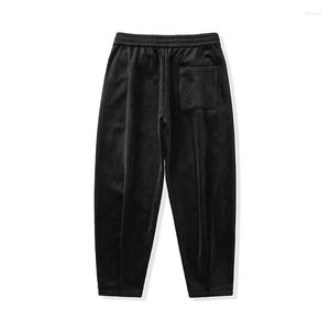 Męskie spodnie 2023 Zima sztruk koreańska trzymaj ciepło czarne joggingowe spodnie dresowe spodnie ulice luźna moda dla mężczyzn
