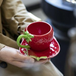 Cups Saucers Hand-painted Three-dimensional Relief Strawberry Coffee Cup And Saucer Red Country Lifestyle Afternoon Tea 300ml
