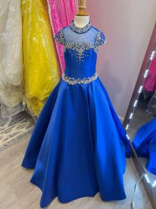 Abito da spettacolo per ragazza con collo alto 2023 Maniche ad aletta A-Line Cristalli Royal Blue Satin Bambini Compleanno Abito da festa formale Toddler Teens Preteen Little Miss Keyhole Back ritze