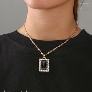 Pendant Necklaces Vintage Black Crystal Square Women's Neck Chain Fashion Geometric Medieval Neckalces Punk Cube Accessories Jewelry