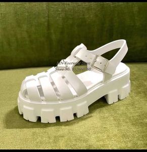 Mulheres 2024 New Vegan Seather White Black Hollow Teave Tampa casual Sandals Platform Burchle Fivelele Handmade para encomendar T230208 78D52