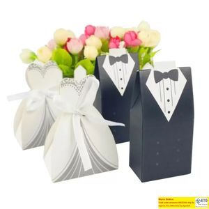 50ペアアロットの花嫁と花groomドレスウェディングキャンディボックスギフトウェディングボンボンニエーレDIYイベントパーティー用品