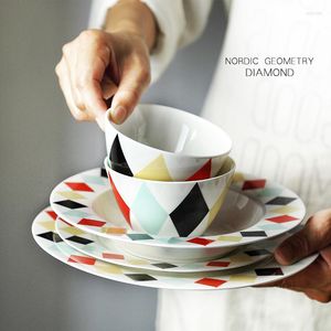 Placas de placas nórdicas Cerâmica Placa Triângulo Prisionees Altos Ossos de Tabelas de Tabelas Cozinha Sopa plana Rice Bowl Grã