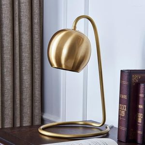 Tischlampen im europäischen Stil Kupfer Schlafzimmer Nachttischlampe Ländlich Retro Luxus Warm Kreative Mode High-End Modern Einfach LX102401