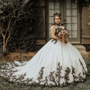 2023 Glamouröse Spitzen-Ballkleid-Hochzeitskleider mit Stehkragen, applizierten Brautkleidern in Übergröße, rückenfreies Brautkleid mit Schleppe