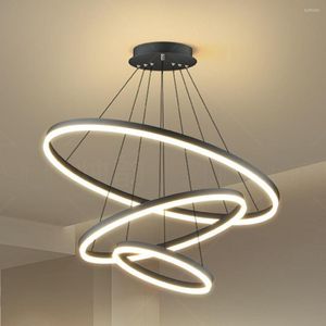 Lampade a sospensione Lampadario a soffitto di lusso nordico Ornamento decorativo Luce ad alta luminosità per soggiorno Camera da letto regolabile