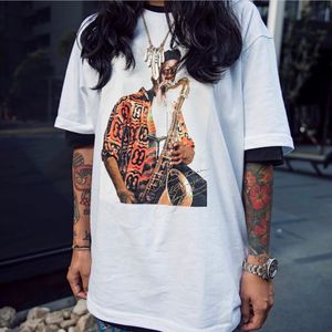 20FW Pharoah Sanders T-shirts masculino Sax Photo Summer Limited High Street Box Classic Box Camisetas Moda Casual Homens Breathable Mulheres Casais