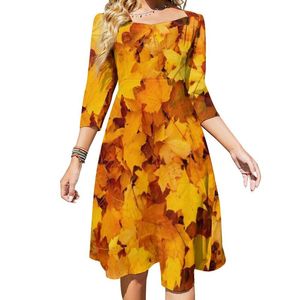 カジュアルドレス秋の葉のデザインドレス女性黄色の美学カワイイ