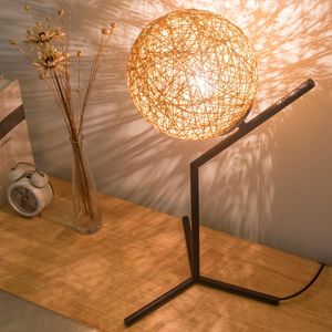 Masa lambaları Nordic tarzı gül lamba tete de yanan asma kat oyun ışıkları cam kapak beyaz at sanat dekor