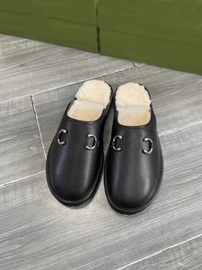 Designer tofflor Princetown Mules Loafers Womens Men Slides Leather Fur Slipper Warm Loafer Metal Chain Shoes Herr Mens spets Velvet tofflor