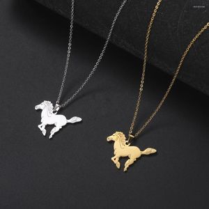 Pendanthalsband Teamer Animal Running Horse Halsband Rostfritt stål smycken för kvinnor Män guldpläterade chokerhalslänkkedjor
