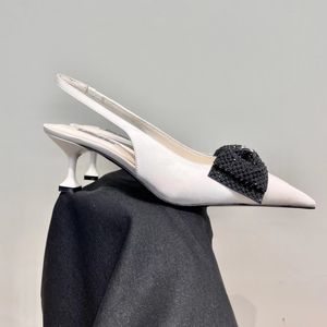 Eleganckie buty na cienkim obcasie środkowy obcas niebieska satynowa gumka 5,5 cm rhinestone kokarda toe wrap spiczaste luksusowe designerskie wiosenne i letnie sandały imprezowe 35-40 z pudełkiem