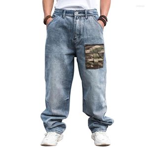 Męskie dżinsy 2023 Lose proste mężczyźni dżinsowe spodnie w lupgy kamuflaż łata hip -hopowa deskorolka jasnoniebieskie szerokie spodnie