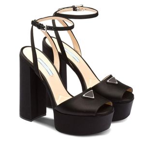 Дизайнерские сандалии Модные туфли на каблуках Атласная треугольная пряжка с украшением на массивном каблуке на высоком каблуке 13 см Дизайнерская обувь на платформе Женские сандалии ROMAN 35-42