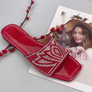 Slippare Kvinnors tofflor 2022 Fashion Crystal Shoes of Women Open Toe Square Head Sandaler Classic Red Slippers Outdoor Leisure Slides G230210