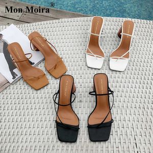 Sandaler Monmoira Wood Chunky Heel Women's Sandals Summer 2022 Square Toe smal Band Black High Heels Pumps Ladies Flip Flops G230211