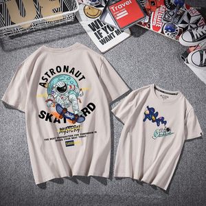 Męskie koszule letnie kreskówki urocze ręcznie malowane pary wszechprezy Tshirt Koreańska wersja graniczna streetwear hip hop Casual Cotton Men 2023