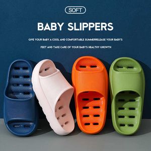 Slippers Slippers Children Antiskid Beach Sandals Summer Shoes For Kids EVA Non-slip Hollow Out Bottom Soft Indoor Bathroom Slides R230208