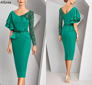 V Neck Elegant Mother Of The Bride Dresses Hunter Green Seatin Lace Ruffles Long Sleeves Short Prom Party Gowns For Women Formal Occasion Sheath Dress Plus Size CL1823