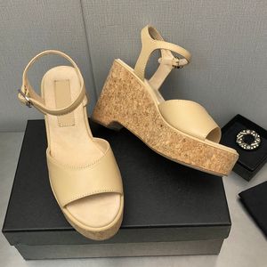 Klasyczne damskie usta w ustach klinowa buty Obcina Wysokość 8 cm Sandały Pump Pump i Slingback Platformowe Obcasy klamry