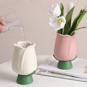 Vase Nordic Ins Tulip Art Vase Ornament Creative Morden Home Decoration Accessorieデスクトップセラミックフラワーリビングルーム装飾
