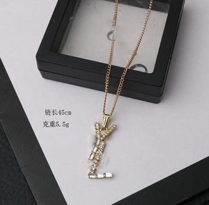 Colares com pingente de letra em Y de designer de luxo Banhado a ouro 18K Colar de strass com strass para mulheres Acessórios de joias para festa de casamento