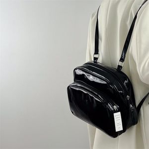 Kvällspåsar patent läder kvinnor liten ryggsäck modedesign damer två rem axel svart tote handväska handväskor
