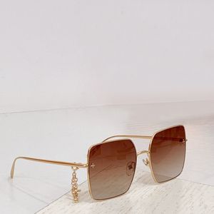 Óculos de sol com pingente quadrado para mulheres, óculos de sol gradiente dourado/marrom, óculos de proteção Sonnenbrille Shades Gafas De Sol UV400 com caixa