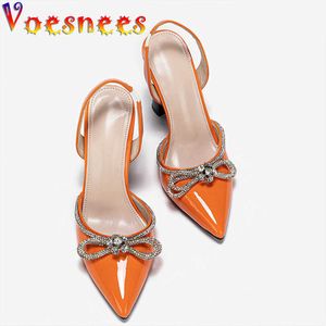 Sandaler Nytt modepekade högklackade pumpar i hösten Shiny Crystal Bowknot Back Strap Party Shoes Orange Heels Sandaler Elegant Womens G230211