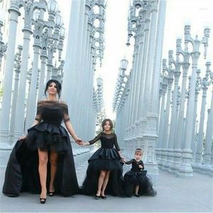 Vestidos de festa personalizados fabricados de alta qualidade Romântico vestido de baile preto curto traseiro vestido mãe longa, filha combinando