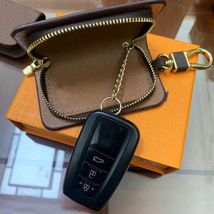 2023 New Fashion designer keychains men and women bags hanging buckle Keychain car handmade leather pendant key chain Accessories