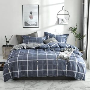 Set di biancheria da letto 2023 Lenzuolo a quattro pezzi in cotone a fiocco lungo Motivo a stella e luna Tinta unita Stile di lusso chiaro Colore scozzese blu scuro