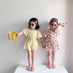 Set di abbigliamento Abbigliamento coreano per bambini, pantaloncini estivi per ragazze, adorano i vestiti a due pezzi a maniche corte per bambini
